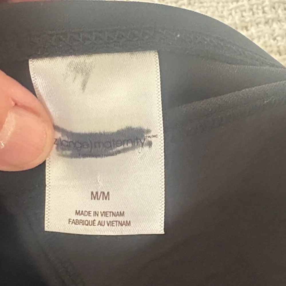 ❤️3/$15❤️ Liz Lange Maternity Black Halter Swim Top - Picture 12 of 14